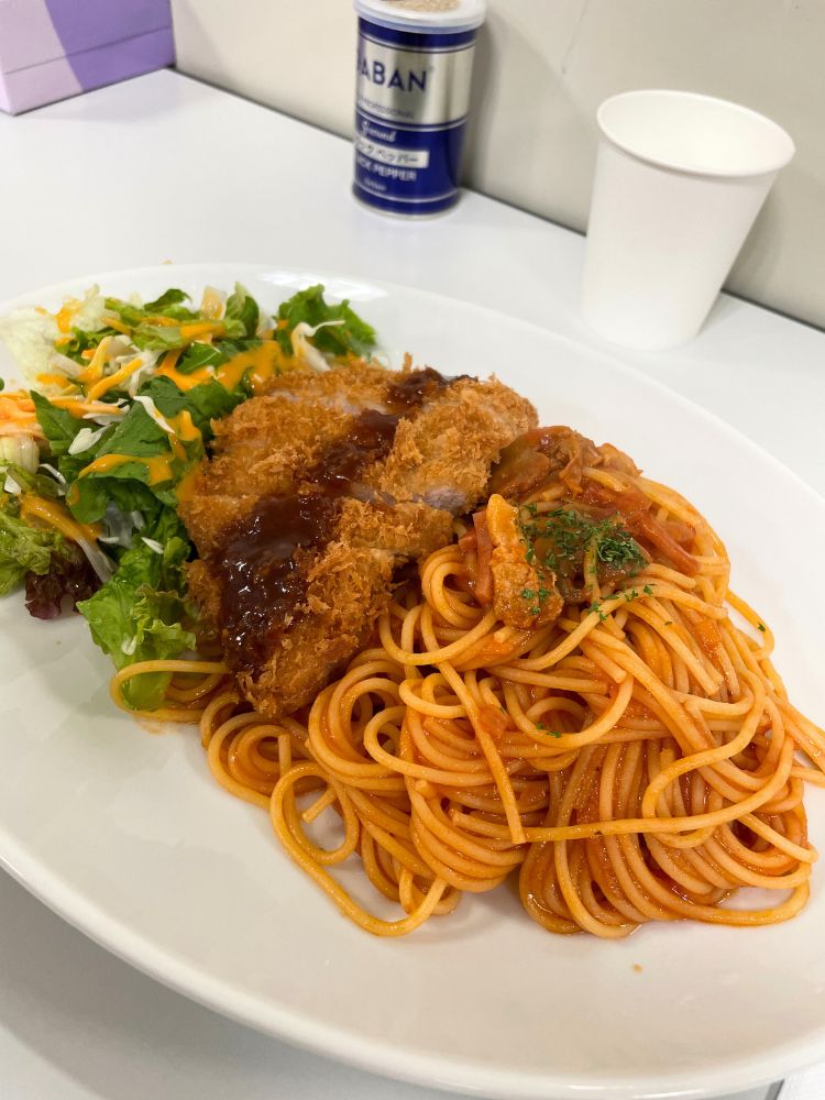 マルカンビル大食堂のナポリカツ