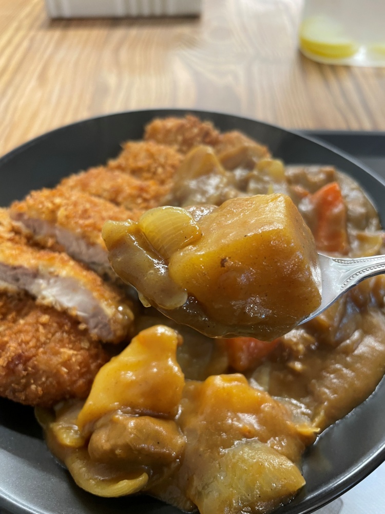 大きく切られたジャガイモ