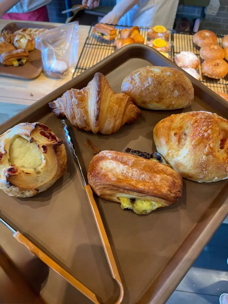 SUN BAKERYのパン