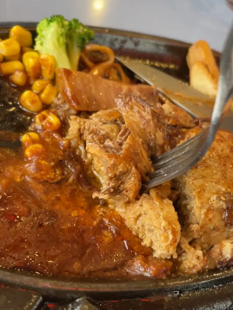 ビーフとハンバーグ