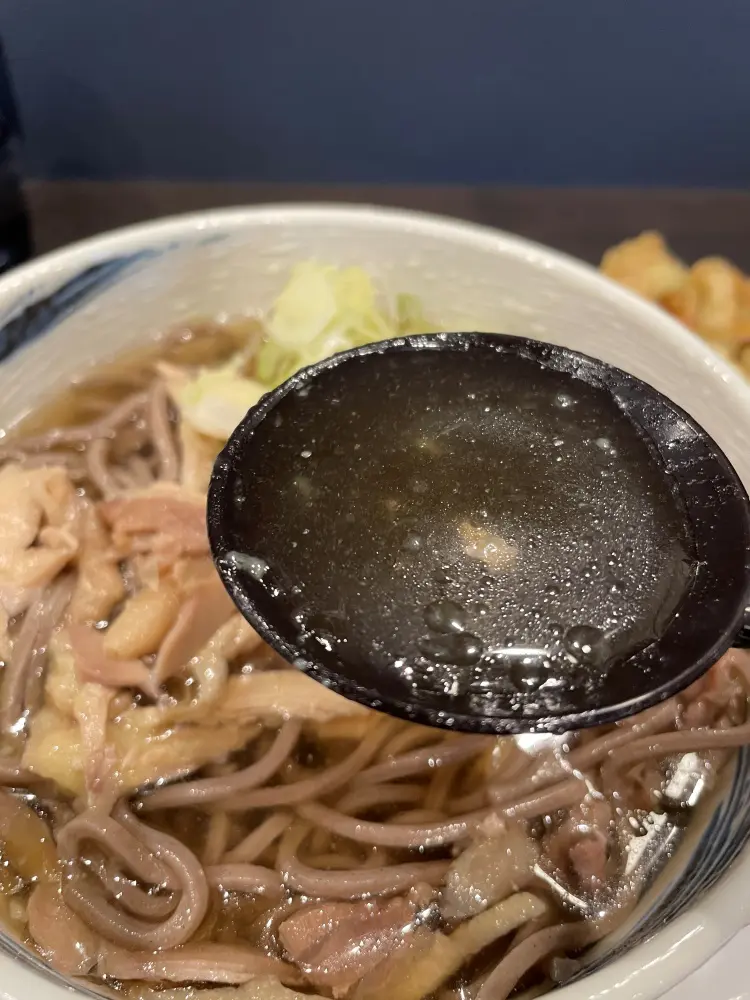 鶏の旨味あふれるスープ