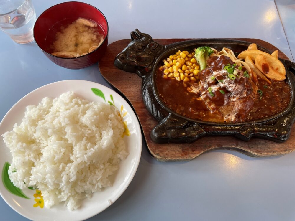 シチュー＆ハンバーグステーキ