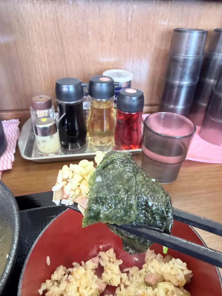 海苔で巻いたガーリックライス