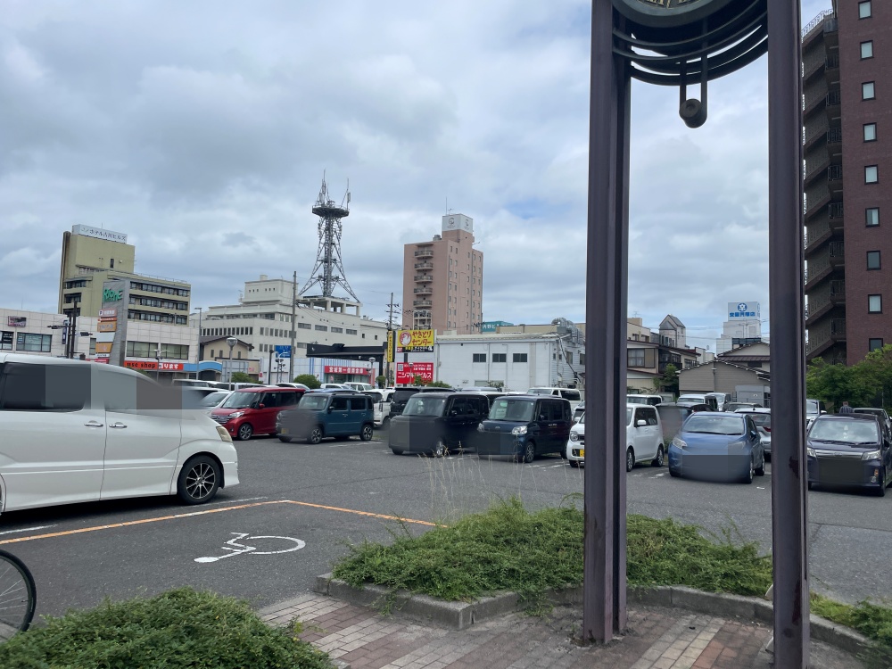 商業施設の駐車場