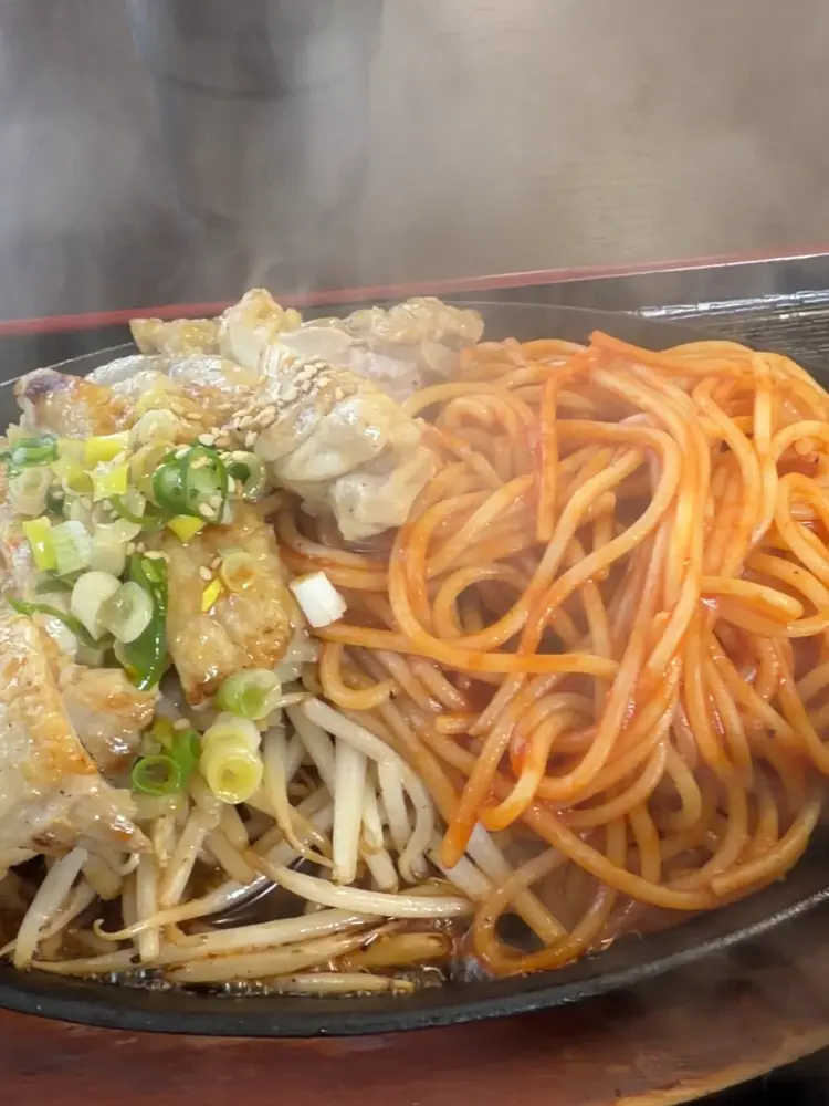 チキンステーキとナポリタン