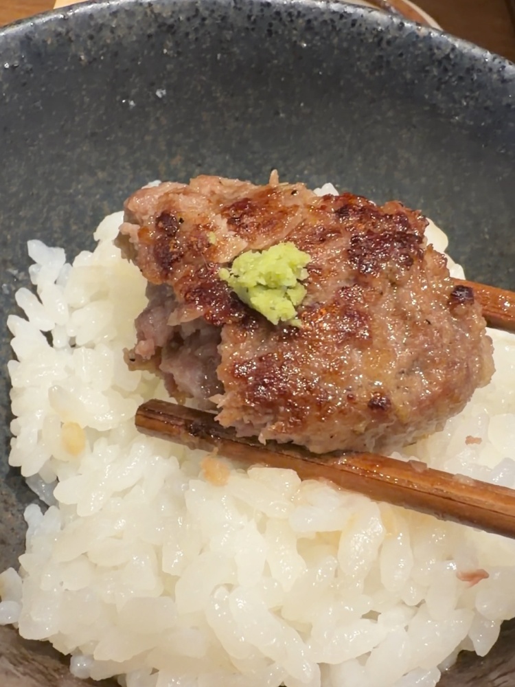 ご飯とハンバーグ