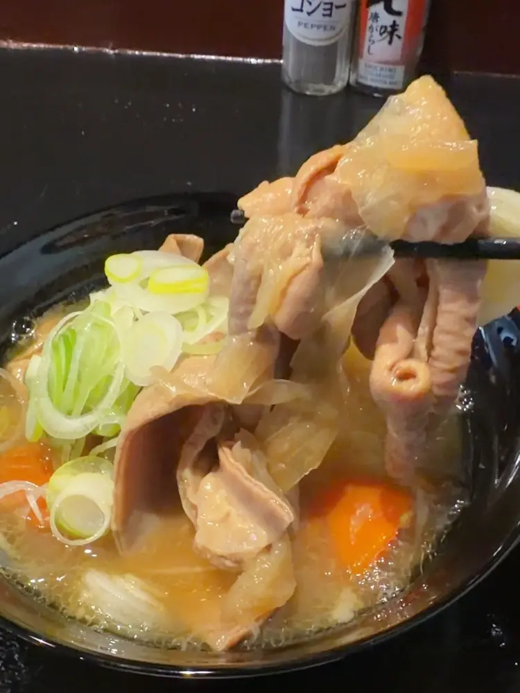 とろける柔らかさのモツ