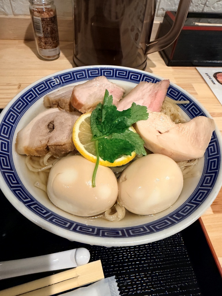 チャーシュー盛り盛りのつけ麺