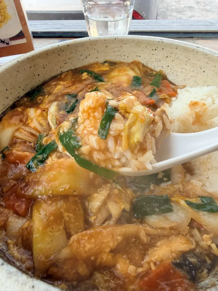 ピリ辛の餡かけとご飯