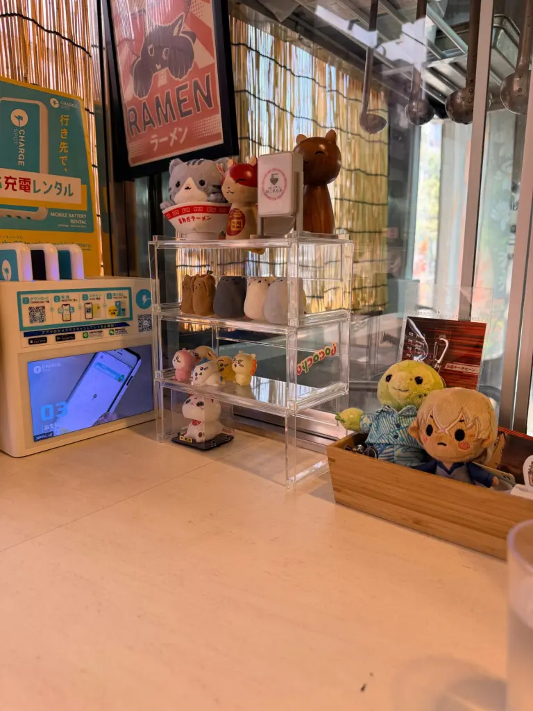 店内の猫グッズ