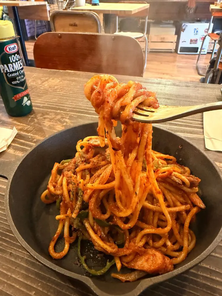 こってり濃厚な太麺