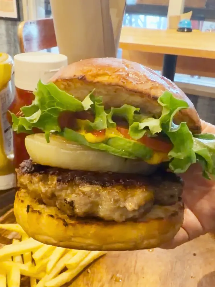 ボリュームあるバーガー