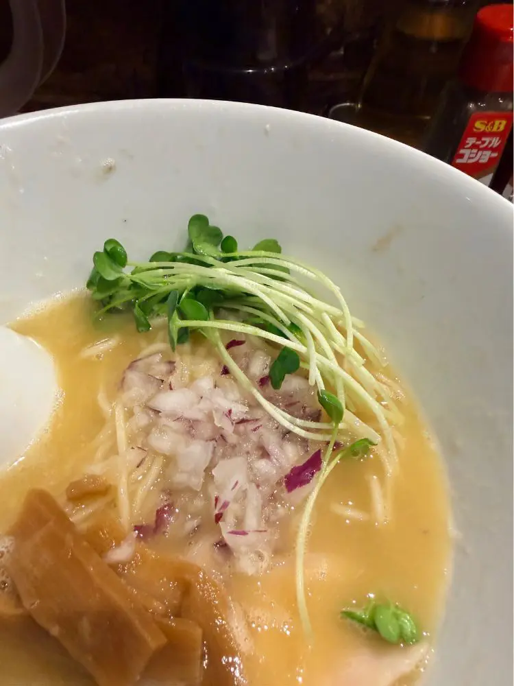 かいわれと刻み玉ねぎ