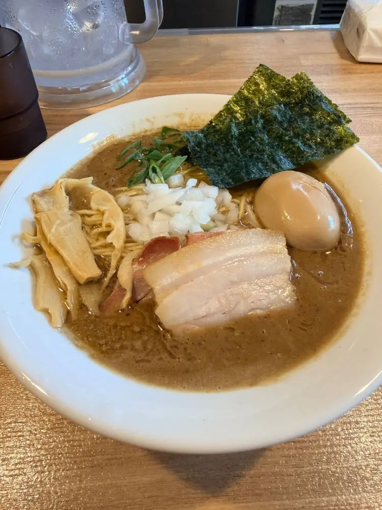 特製濃厚豚骨煮干ラーメン