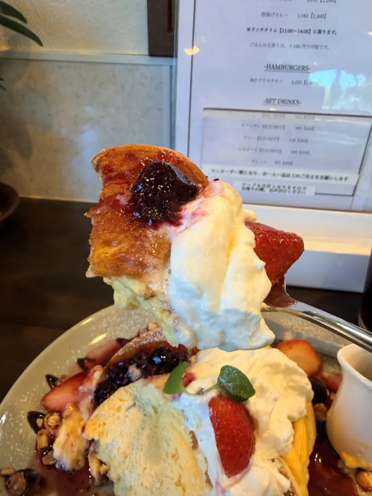 生クリームをつけて