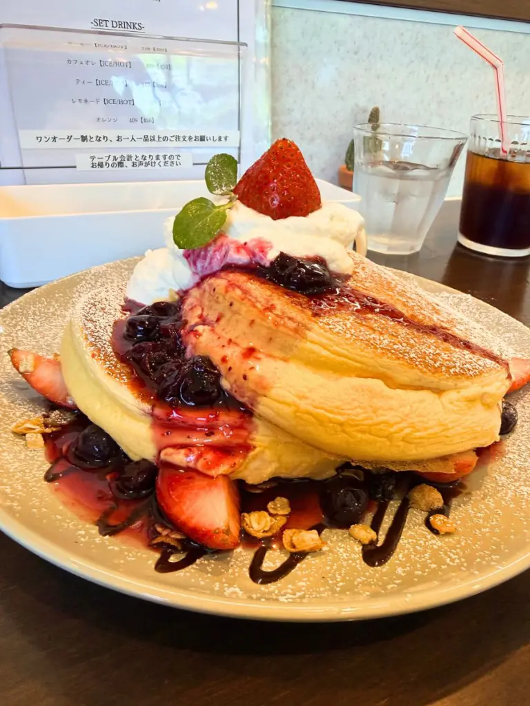 分厚いパンケーキ2段