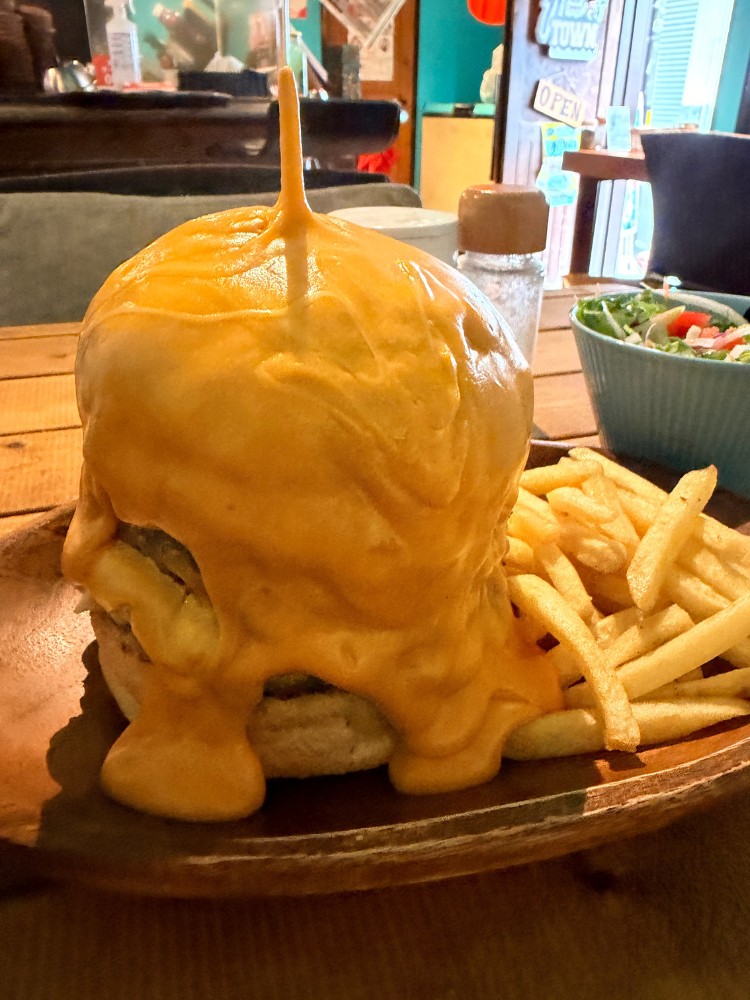 そびえ立つハンバーガー