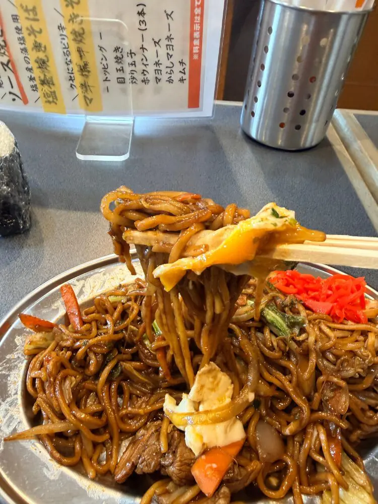 目玉焼き焼きそば