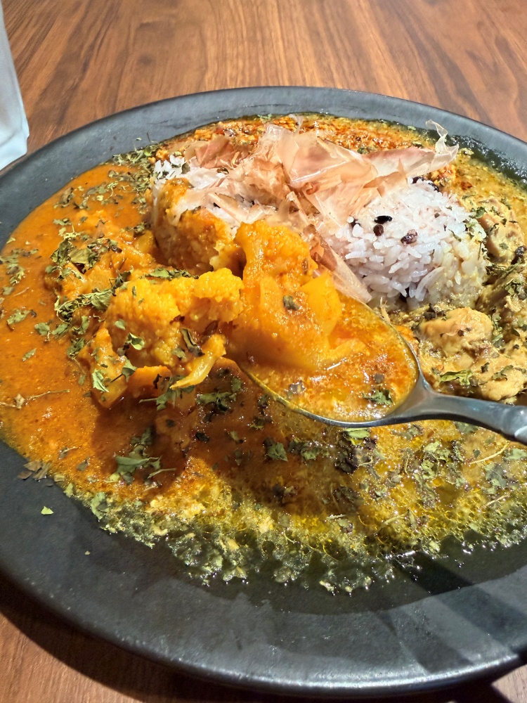 新じゃがいもとカリフラワーのカレー