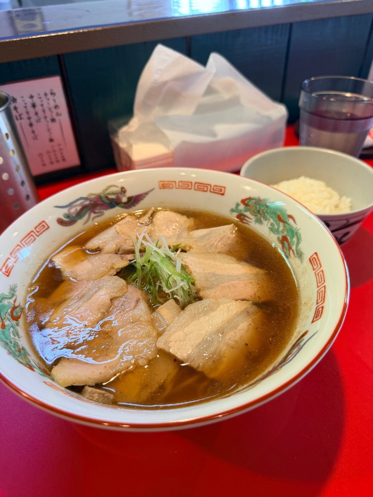 チャーシューめんと半ライス