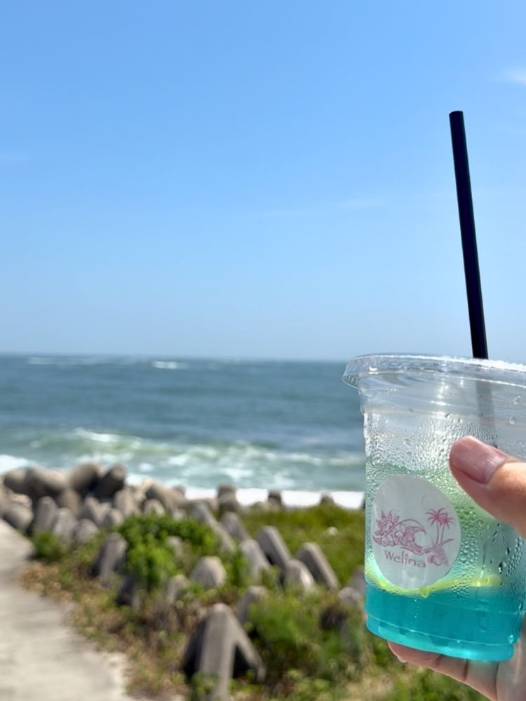 海とブルーレモネード