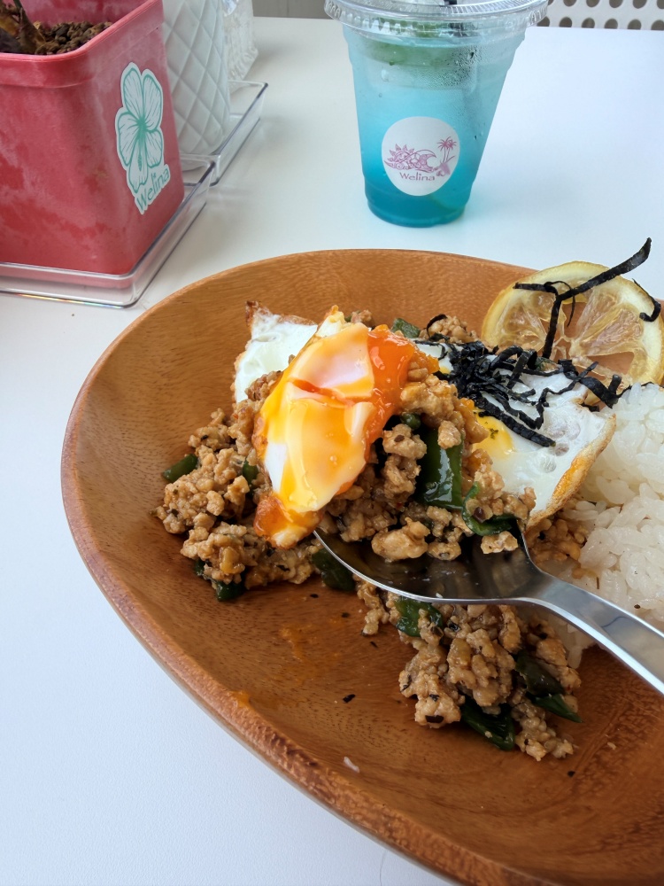 目玉とガパオ