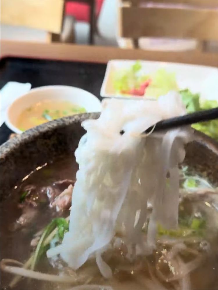 フォーを投入