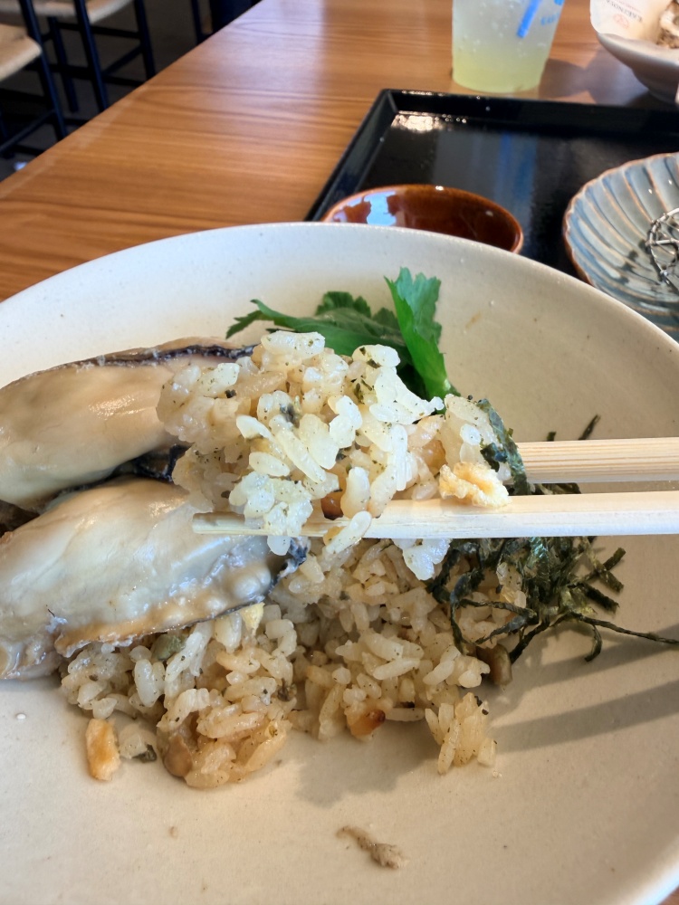 味のしみた牡蠣めし